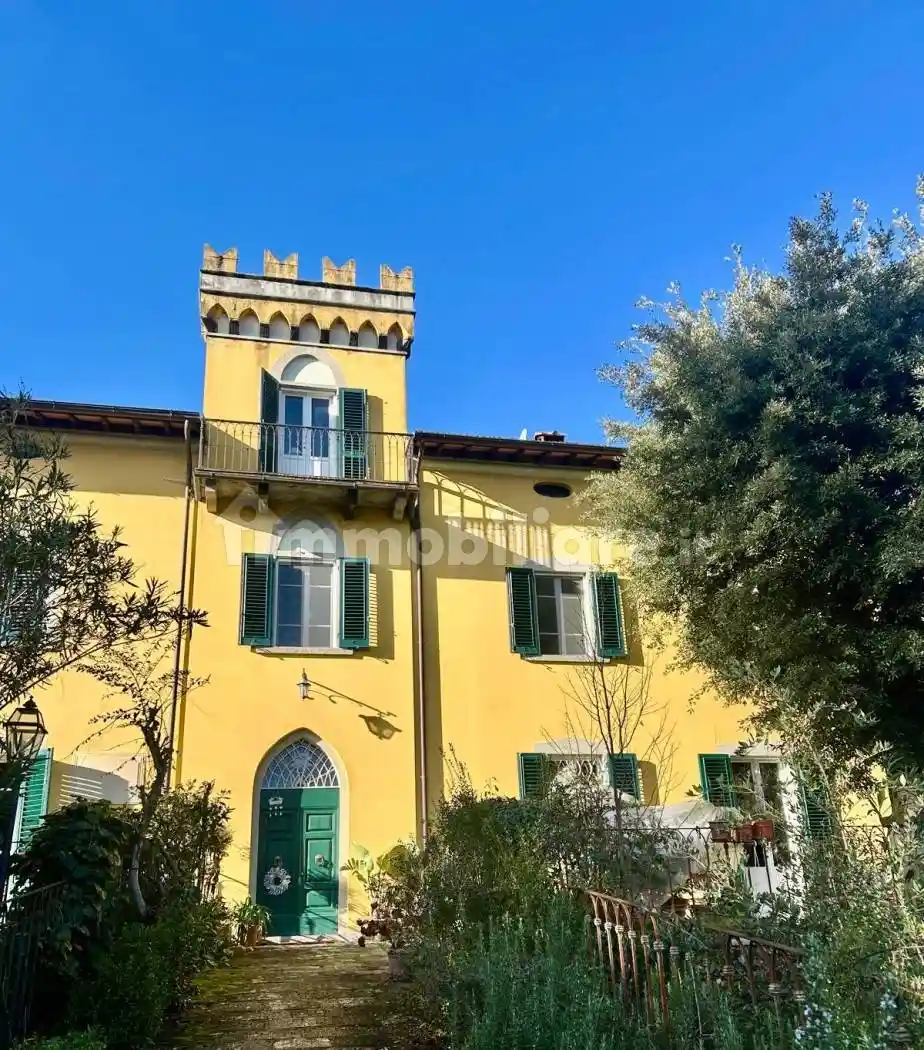 Villa in vendita a Pescia