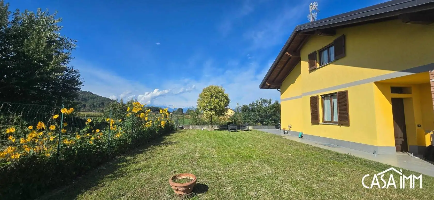 Villa plurifamiliare via Campo dei Fiori, Centro, Angera - foto 2