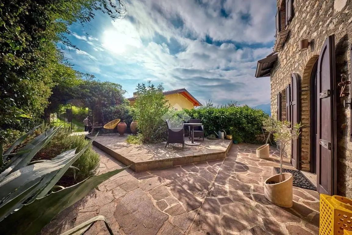 Rustico - Casale in vendita a Brenzone sul Garda