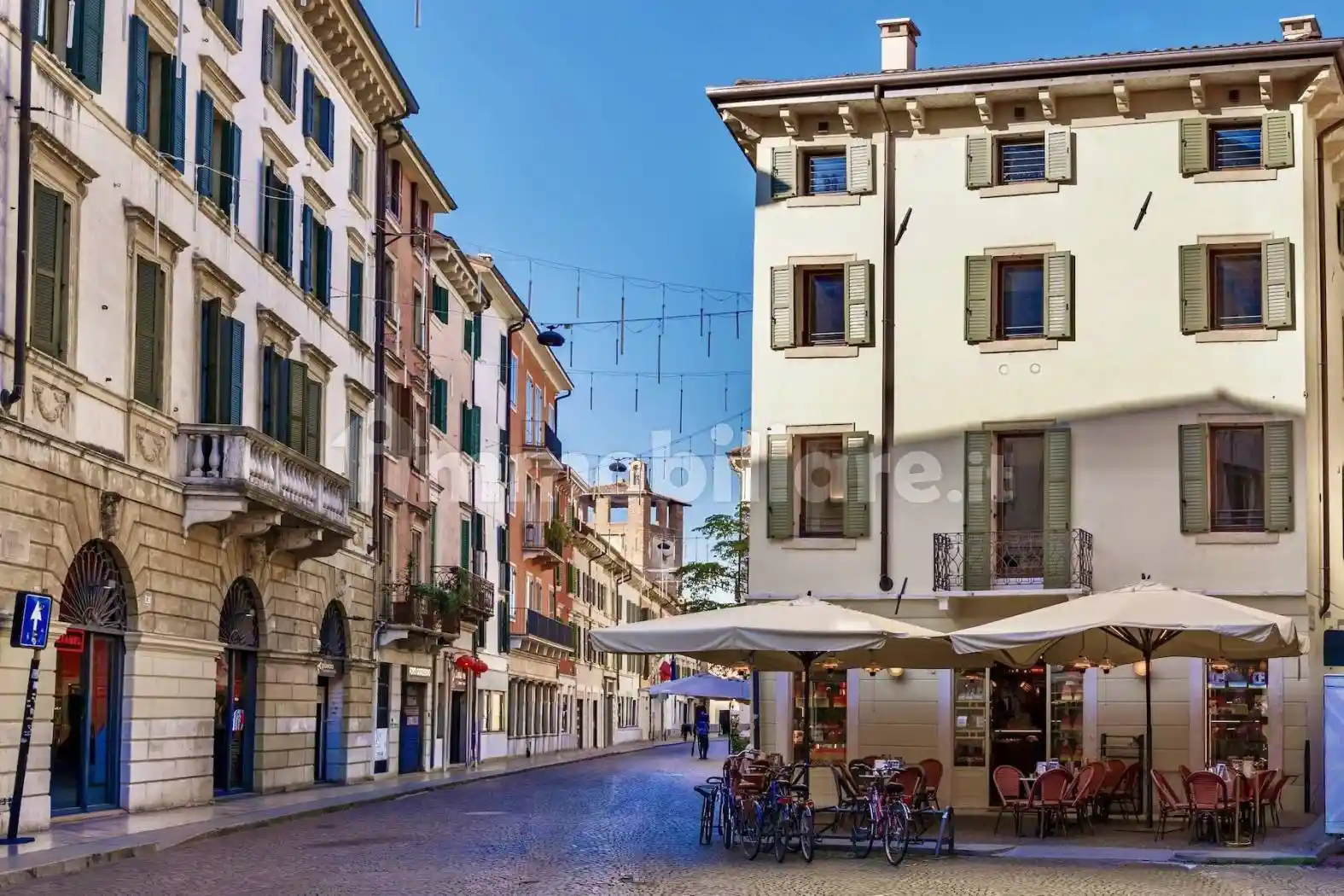 Palazzo - Edificio in vendita a Verona