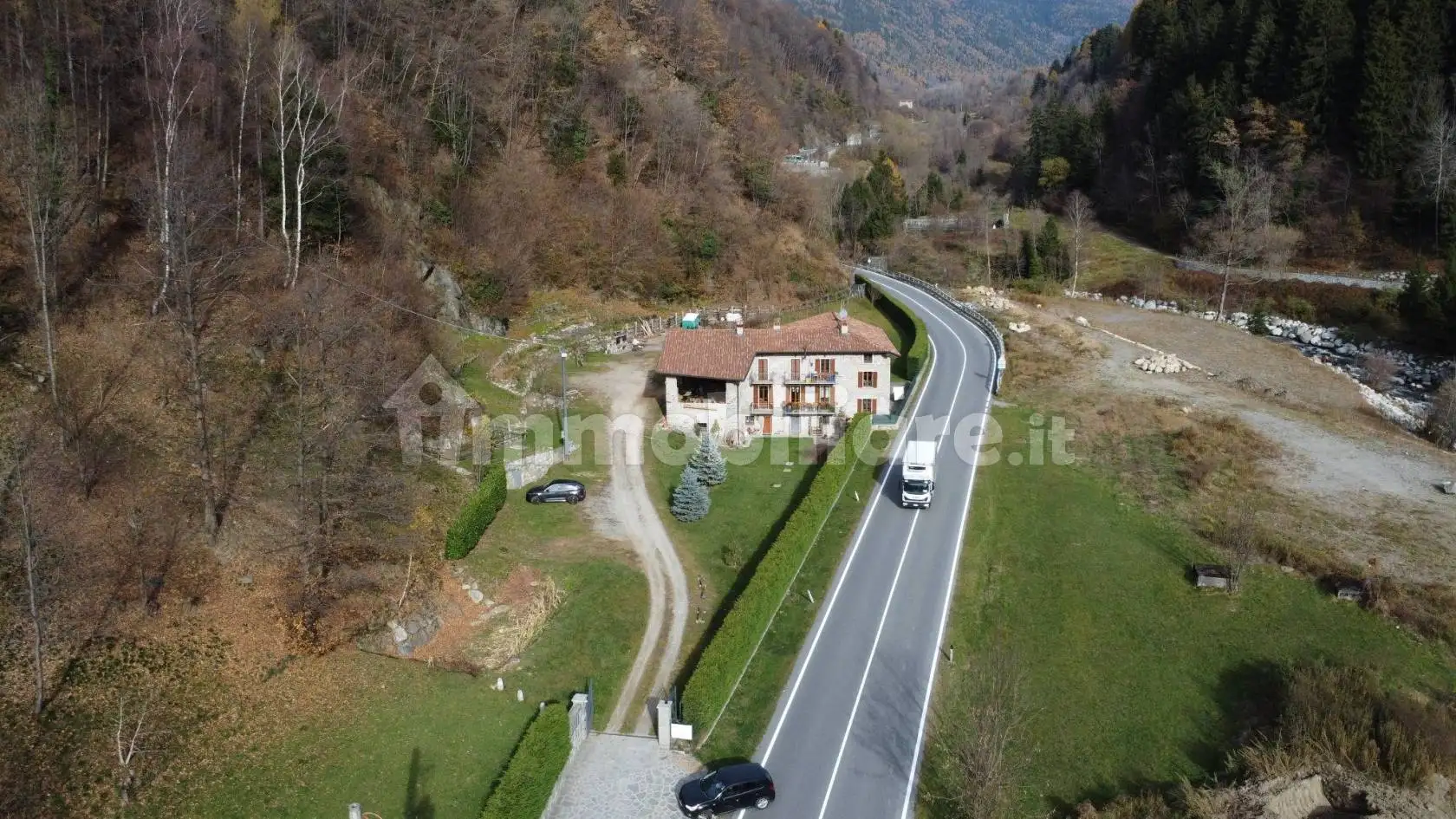 Villa plurifamiliare via Luigi Folonari 41, Centro, Edolo - foto 3