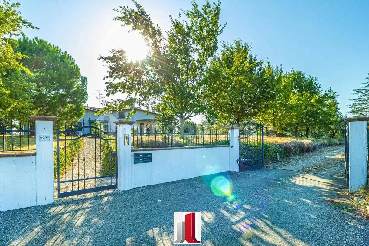 Villa bifamiliare via Goccianello, 22, Tre Monti, Imola - foto 2