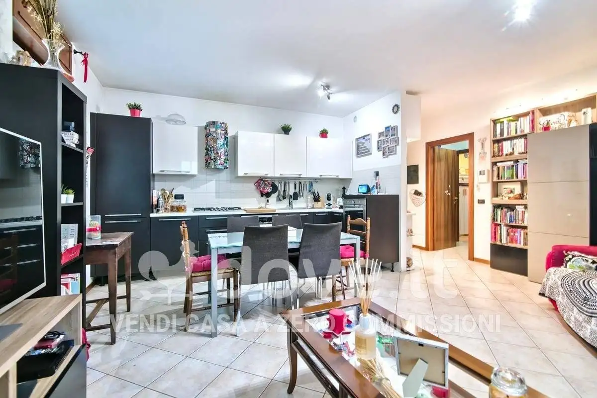 Trilocale via Padri Ladie' 2, Casaletto Lodigiano - foto 2