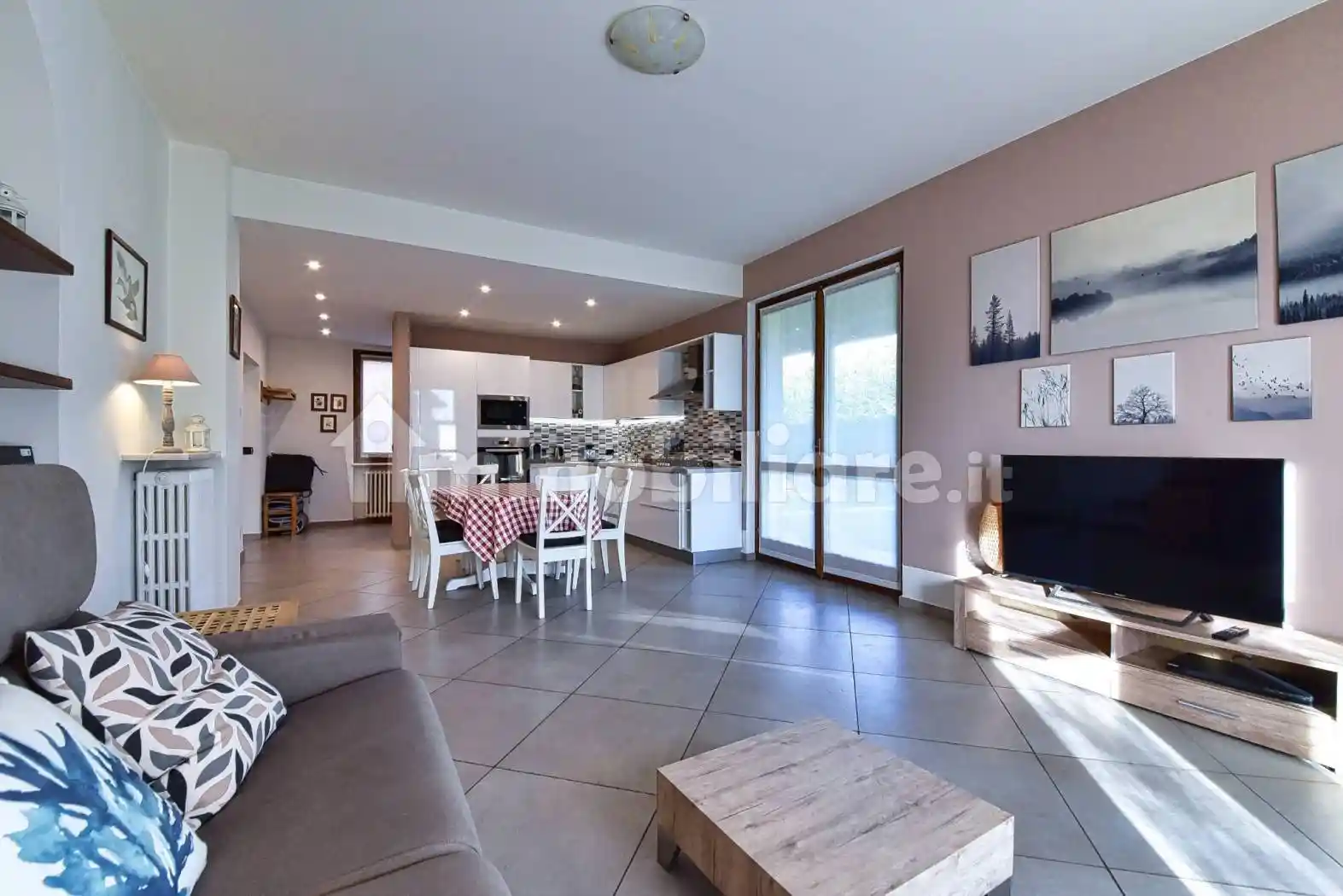 Villa unifamiliare via Cardinal A. Ferrari 12, Centro, Erba - foto 2