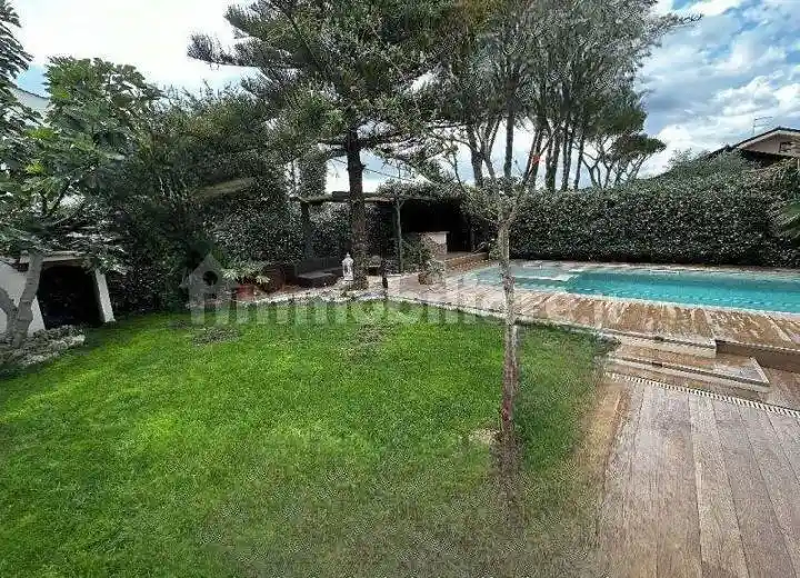 Villa unifamiliare via Predoi 45, Infernetto, Roma - foto 5