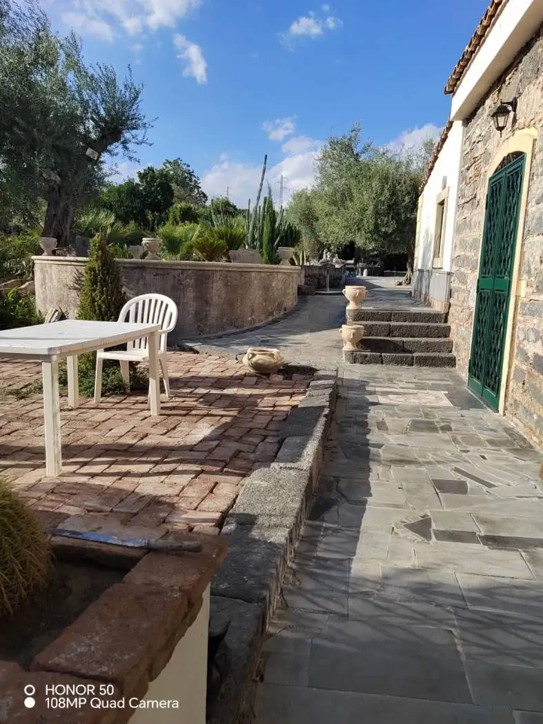 Casa indipendente in affitto a Acireale