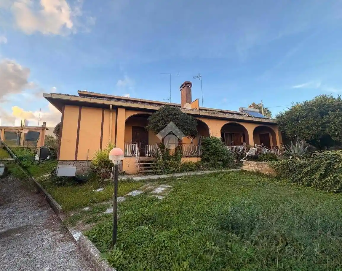 Villa in vendita a Lariano