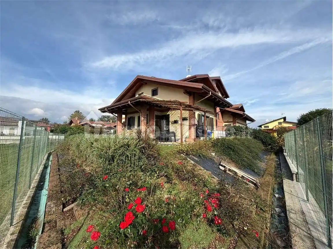 Villa unifamiliare via Bernardo Chiara, 68, Vauda Canavese - foto 4