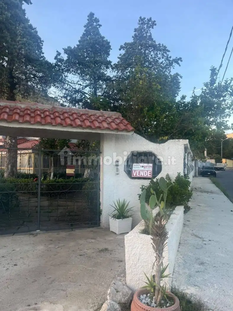 Villa in vendita a Mondragone