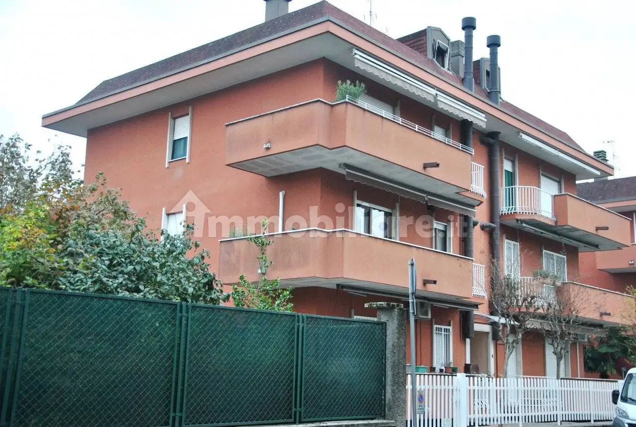 Appartamento in affitto a Rho