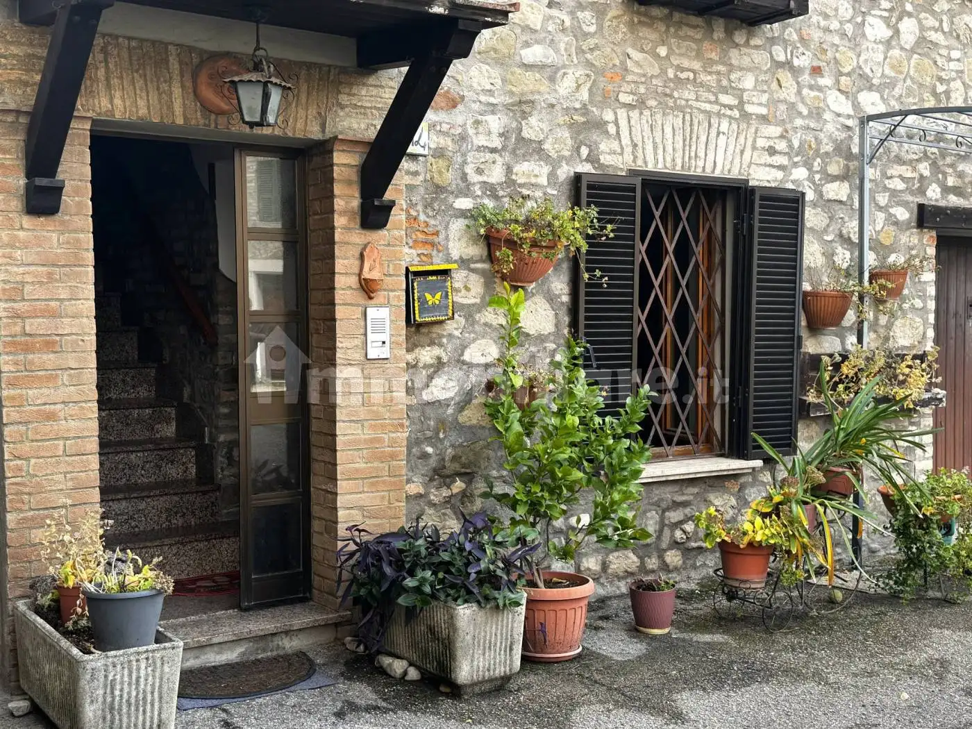 Casa indipendente in vendita a Perugia