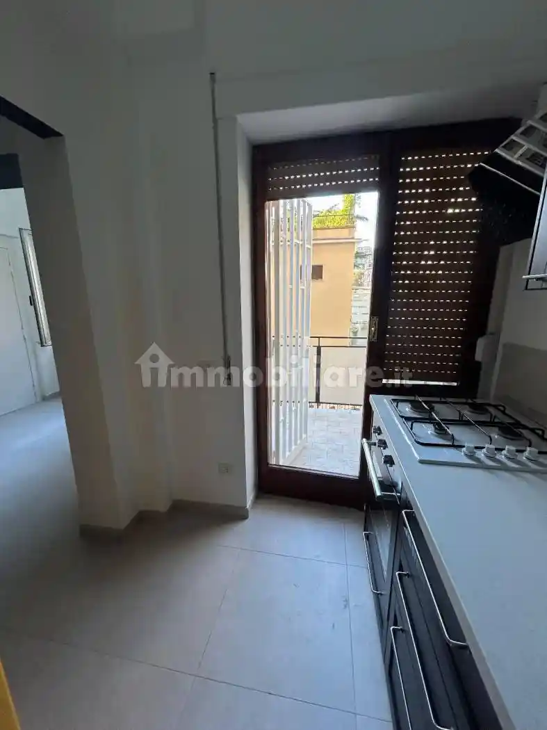 Monolocale corso Vittorio Emanuele 649, Piazza Amedeo - Parco Margherita, Napoli - foto 5