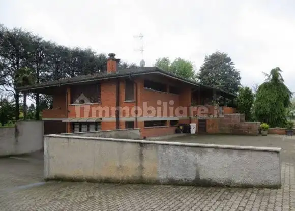 Palazzo - Stabile in asta a Ozzero