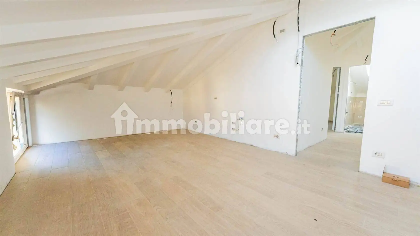 Appartamento in vendita a Colico