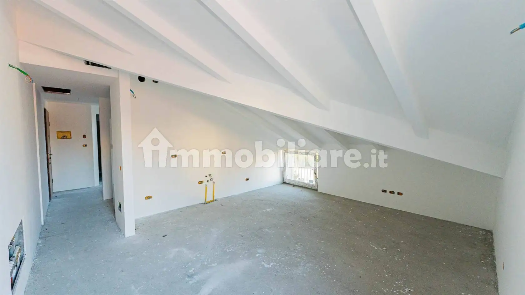 Appartamento in vendita a Colico