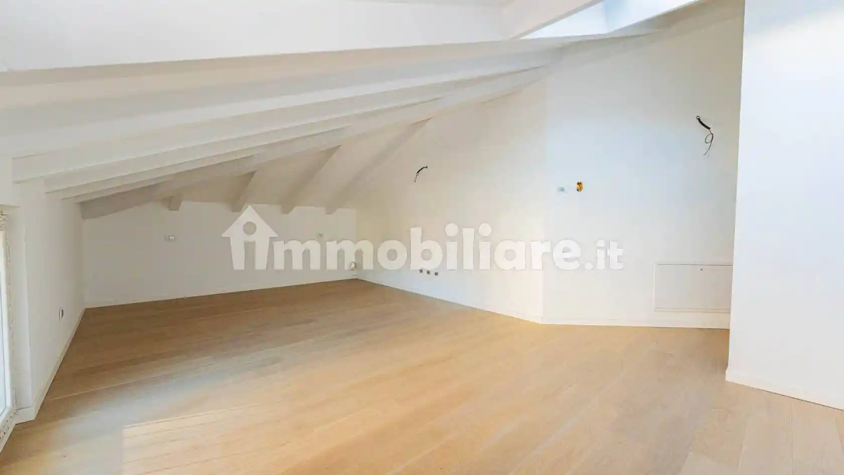 Appartamento in vendita a Colico