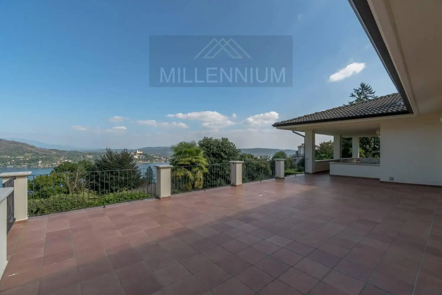 Villa unifamiliare, ottimo stato, 350 m², Centro, Arona - foto 2