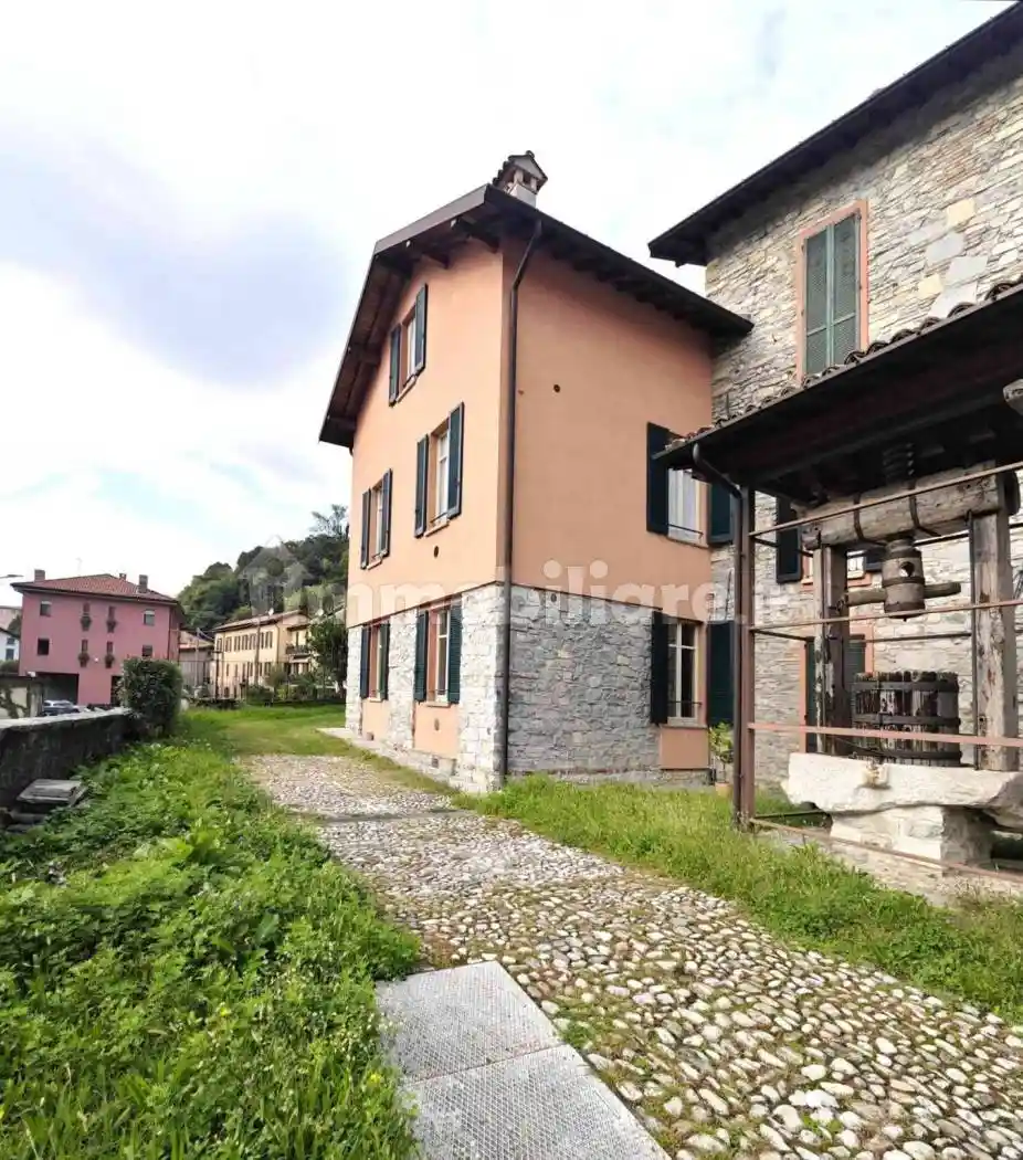 Trilocale via Borromini 20, Tavernola, Como - foto 4