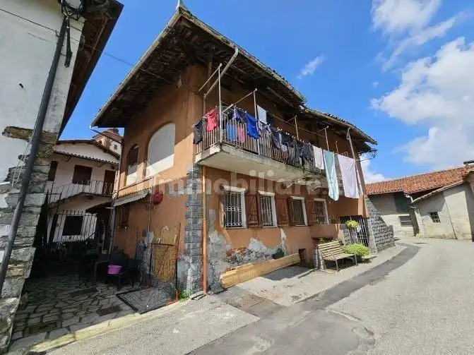 Casa indipendente in asta a Palazzo Canavese