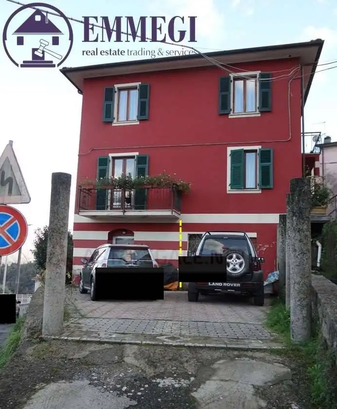 Appartamento in asta a Follo