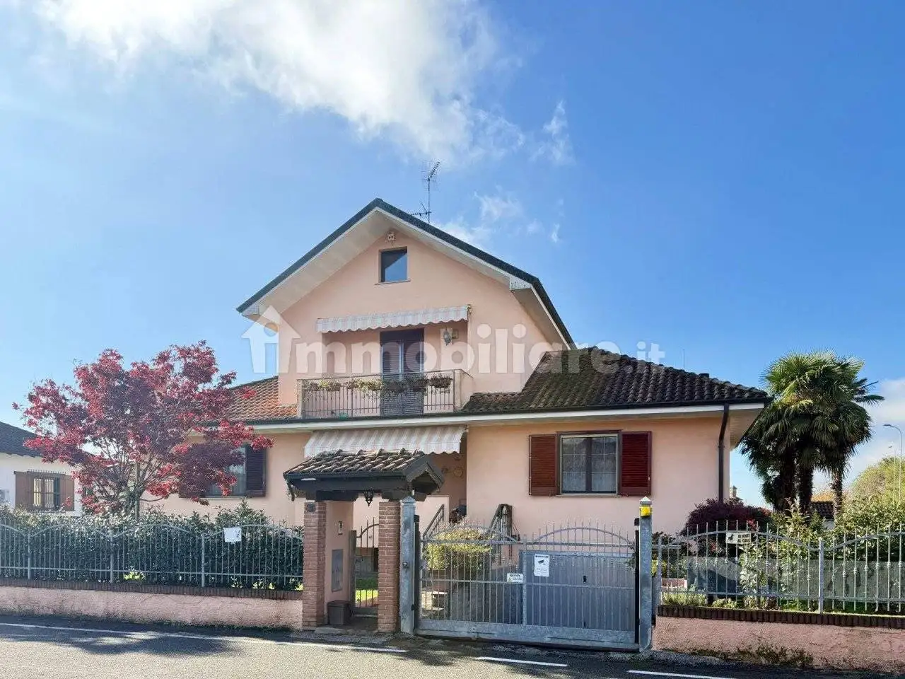 Villa in vendita a Vellezzo Bellini