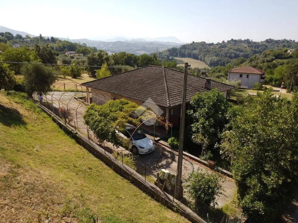 Casa indipendente in vendita a Cantalupo in Sabina