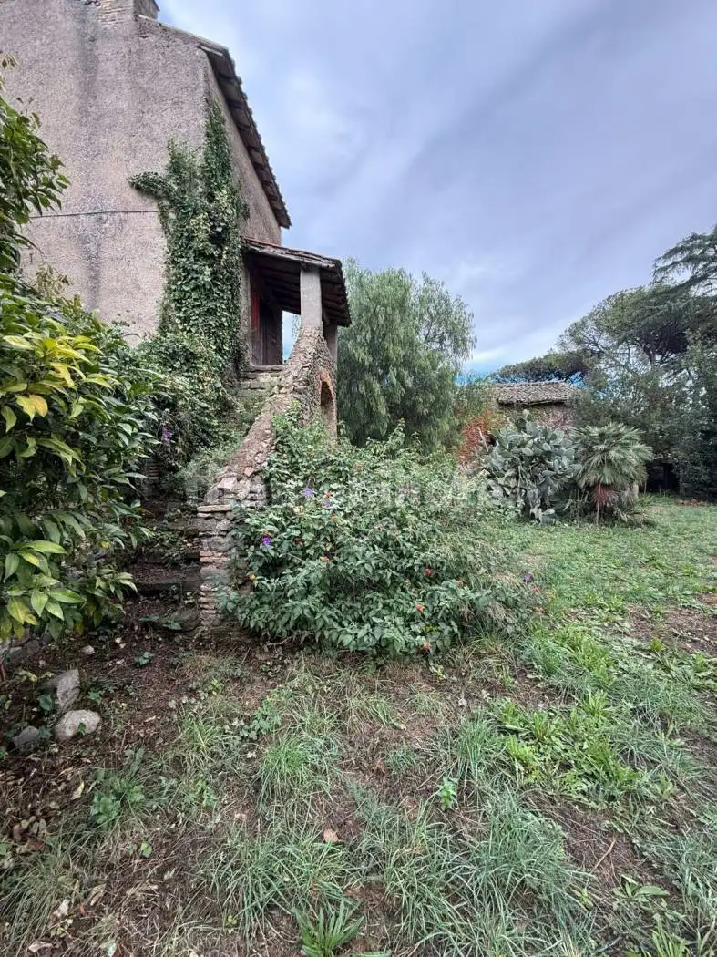Rustico - Casale in vendita a Roma