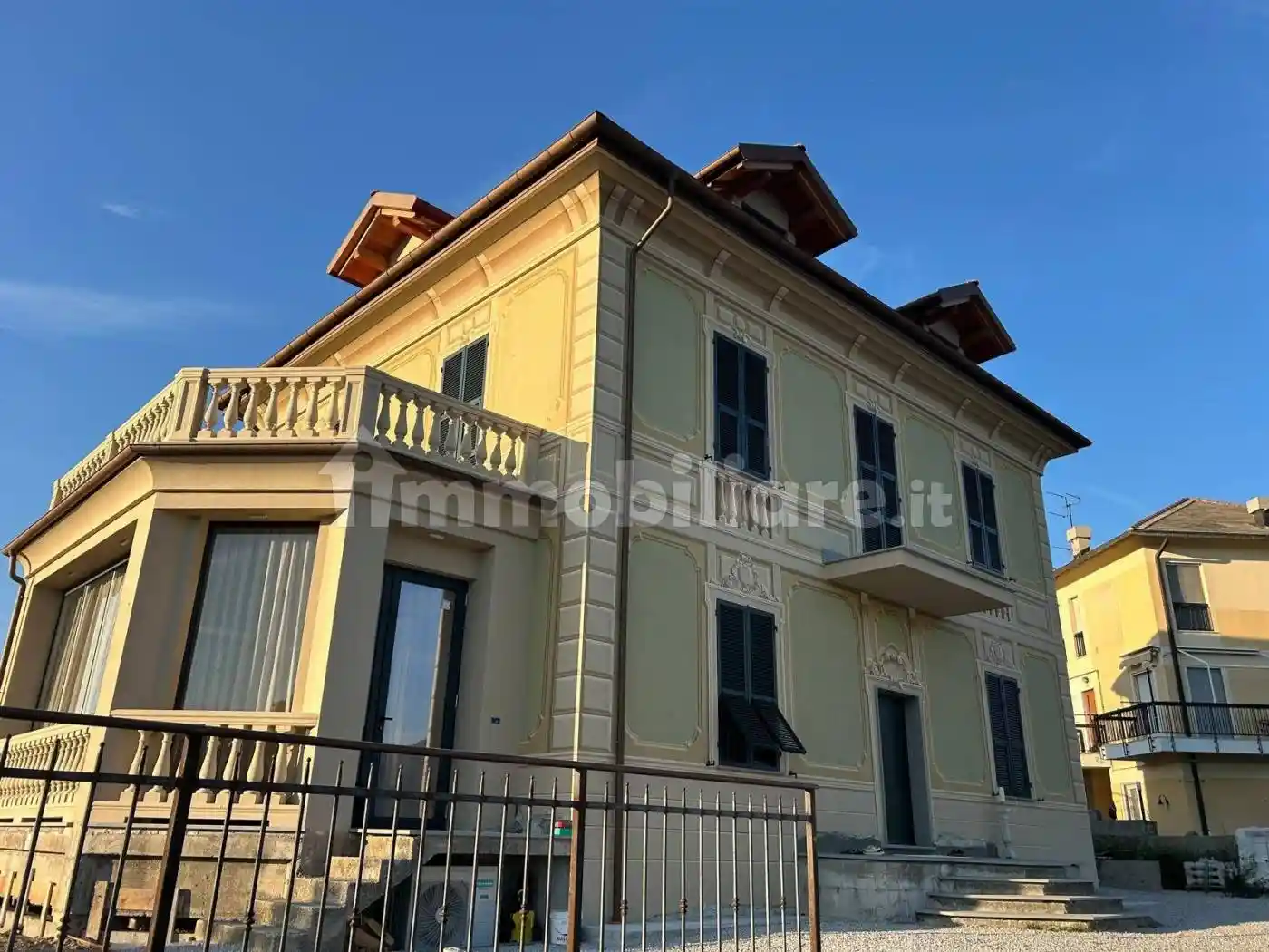 Villa in vendita a Serra Riccò