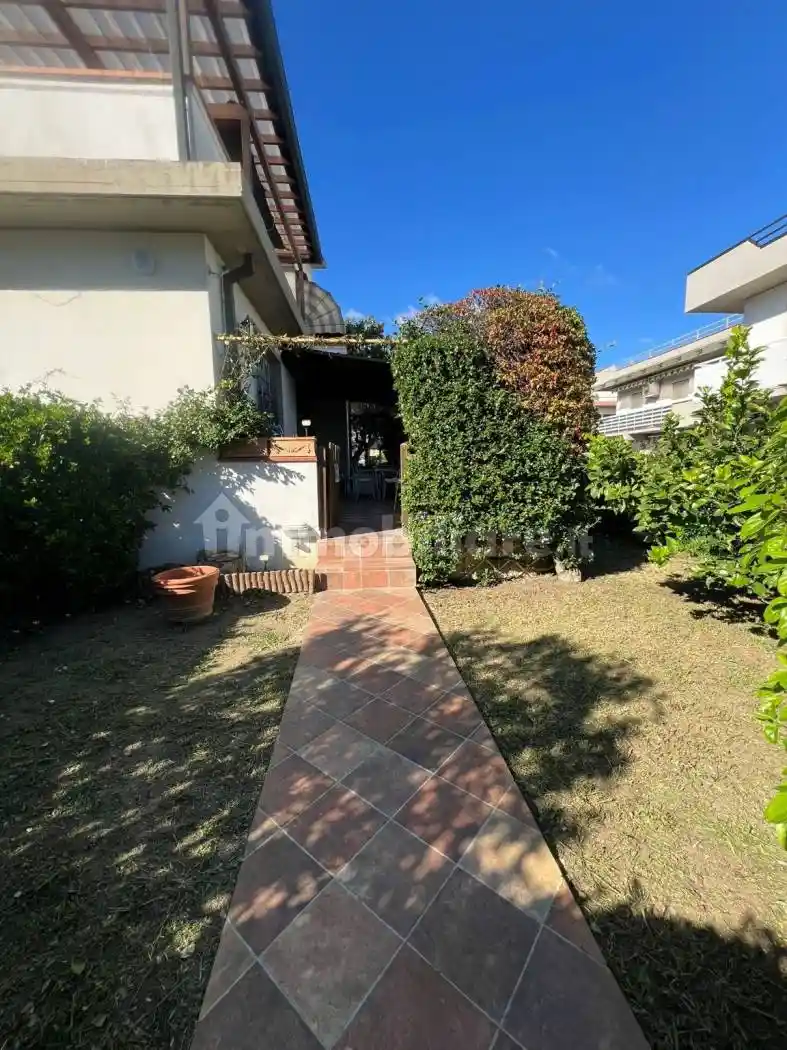 Villa bifamiliare via Monte Grappa, San Luigi, Capannino, Corti Nuove, Follonica - foto 3