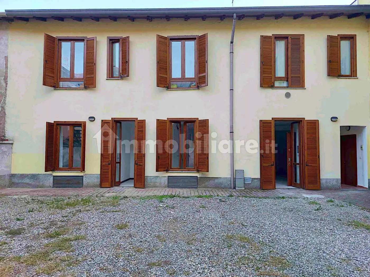 Appartamento in vendita a Lonate Ceppino