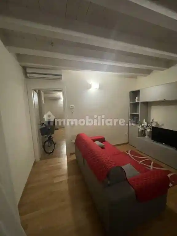 Bilocale piazza dei Martiri 42, Centro Storico, Carpi - foto 2