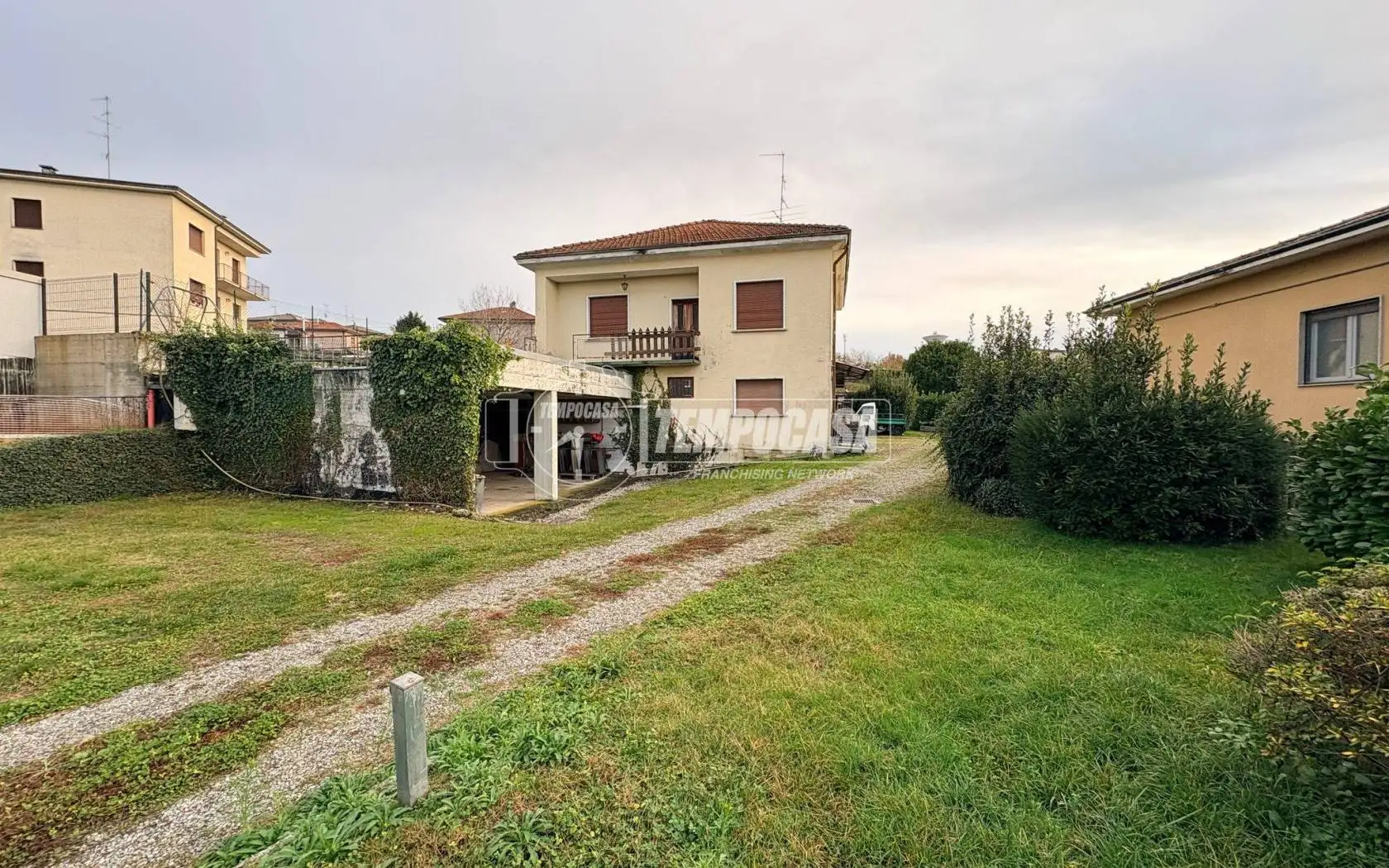 Villa in vendita a Casnate con Bernate
