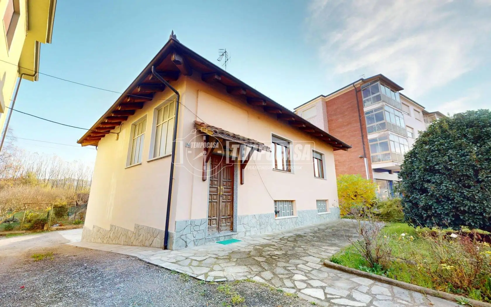 Villa in vendita a Santa Vittoria d'Alba