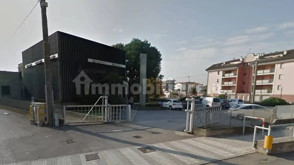 Palazzo - Edificio in vendita a San Giorgio Bigarello