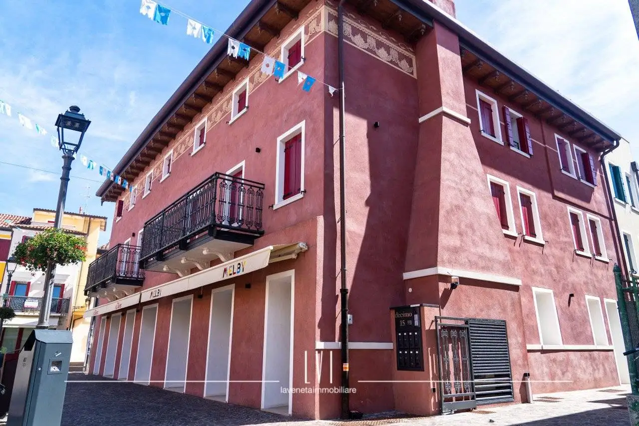 Quadrilocale piazza San Pio X 15, Centro, Caorle - foto 5