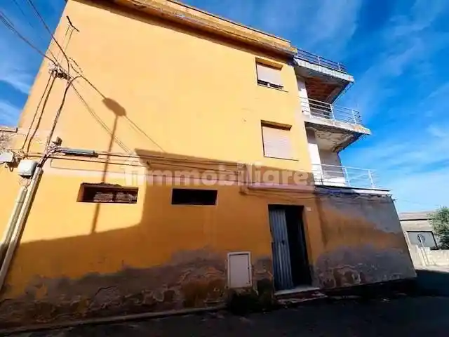 Palazzo - Edificio in vendita a Pozzomaggiore