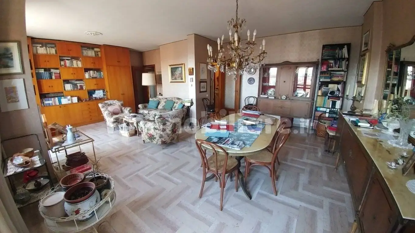 Appartamento in vendita a Modena