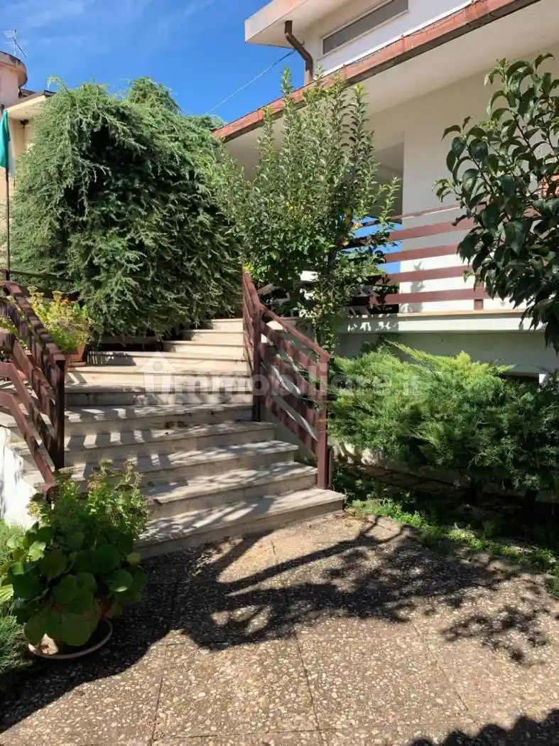 Villa unifamiliare via Cristoforo Colombo 17, San Pelino, Avezzano - foto 3