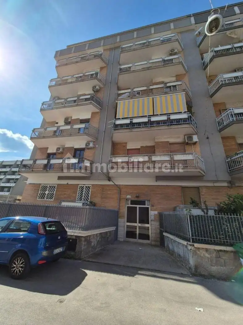 Appartamento in affitto a Taranto