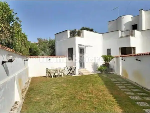 Villetta a schiera in affitto a Fiumicino