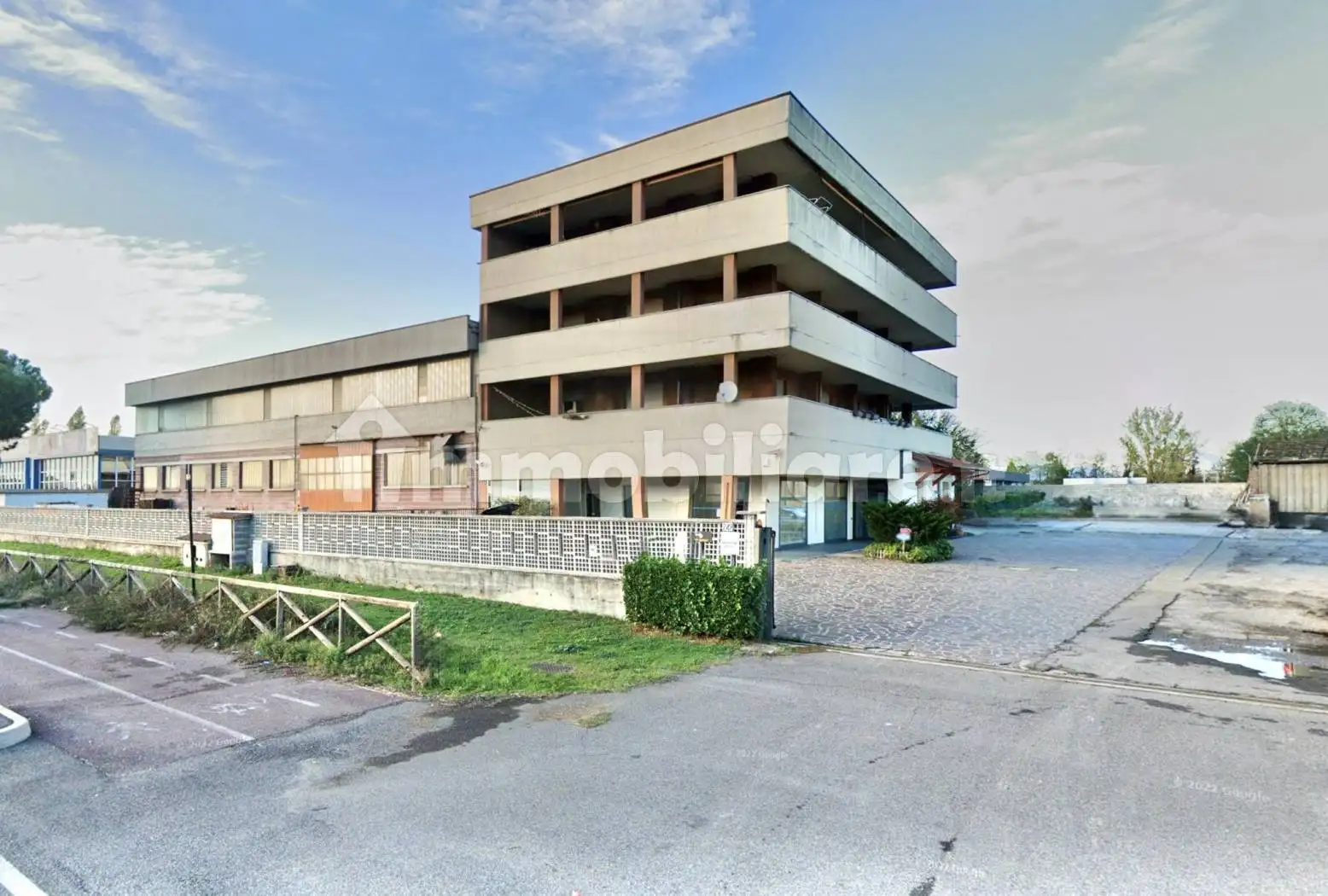 Palazzo - Edificio in vendita a Monza