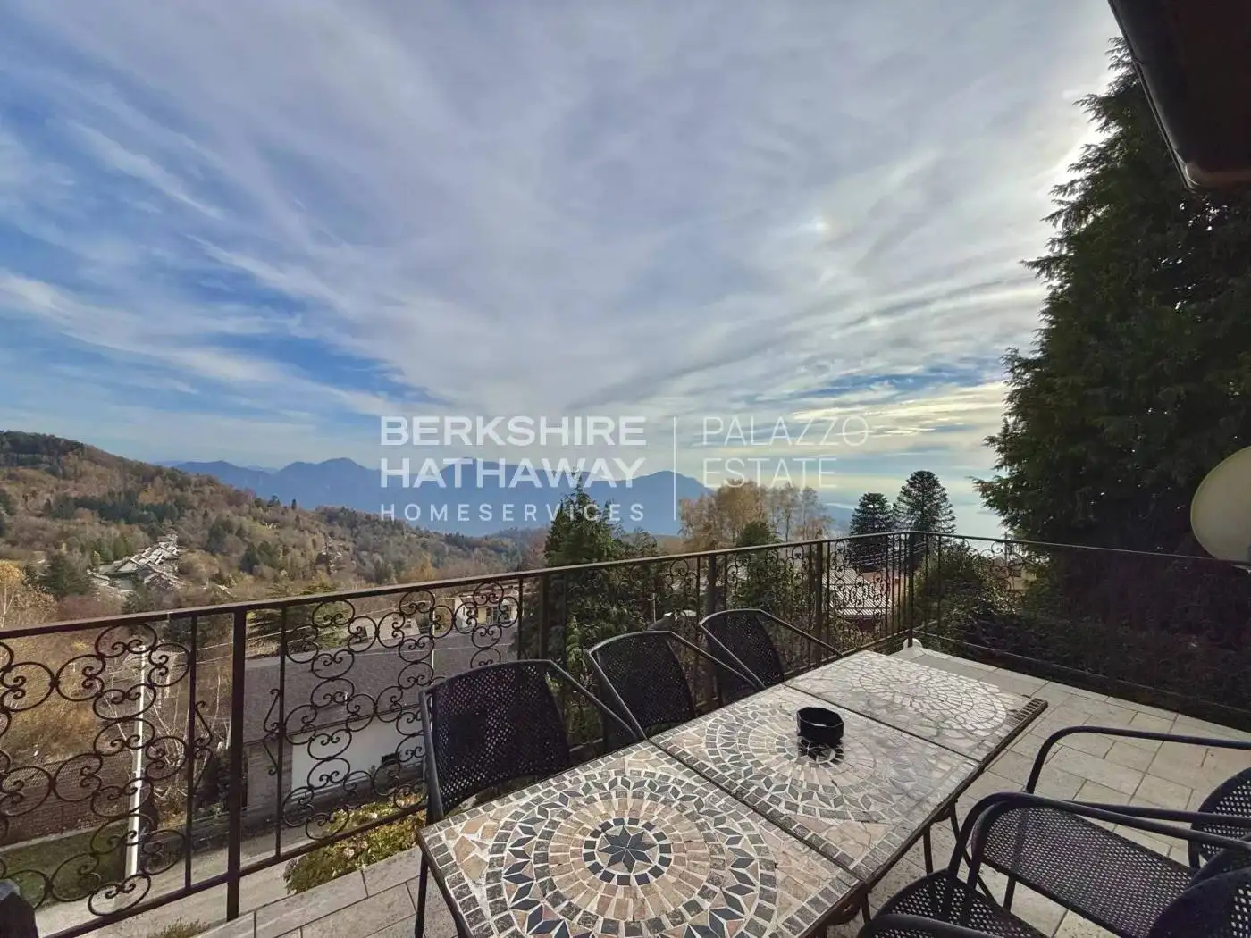 Villa in vendita a Verbania