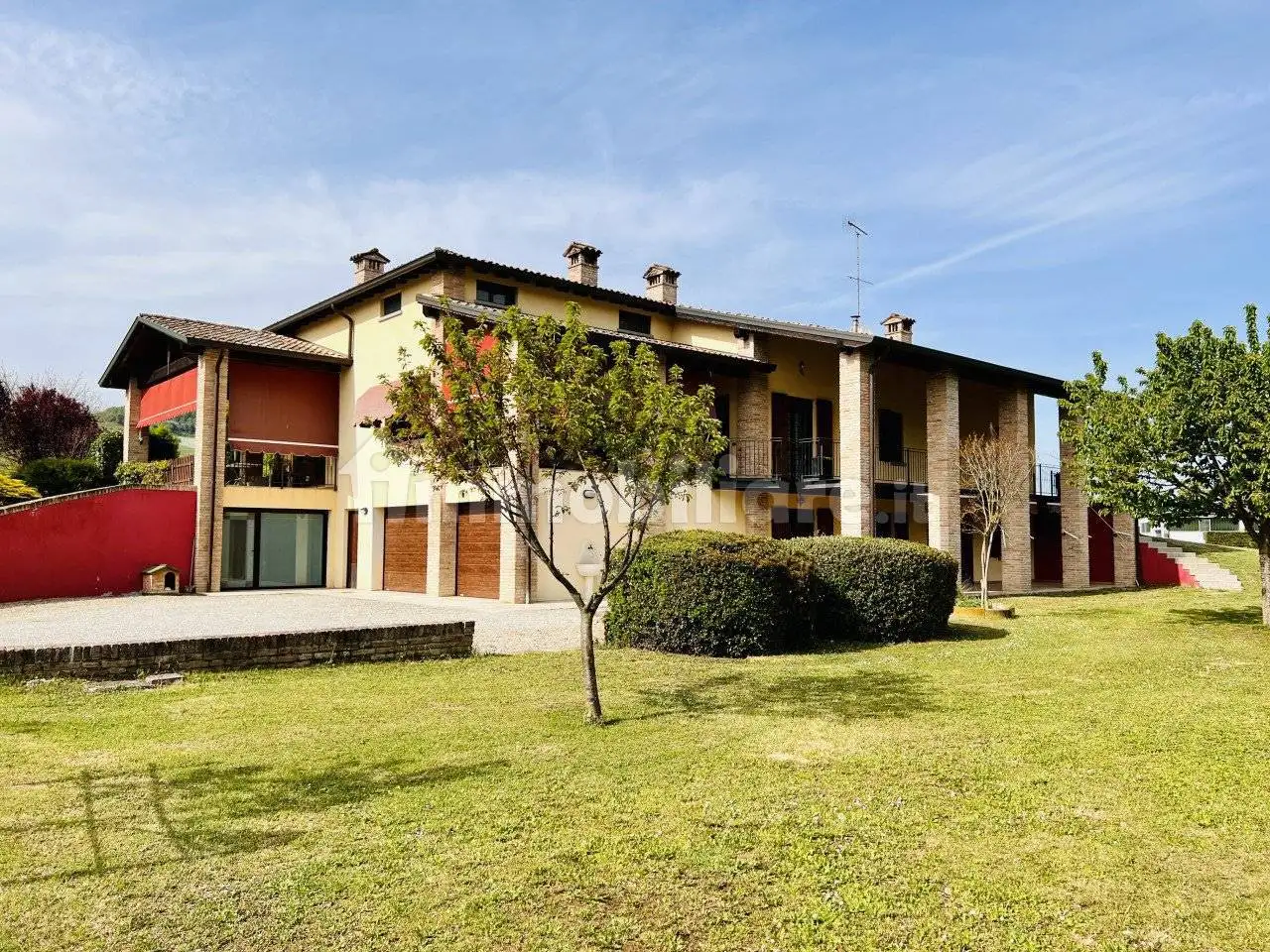 Villa in vendita a Traversetolo