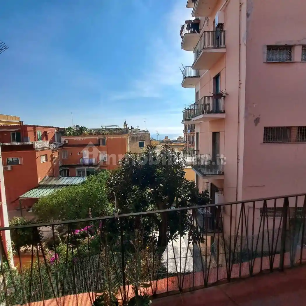 Trilocale via Arco Mirelli, Piazza Amedeo - Parco Margherita, Napoli - foto 3