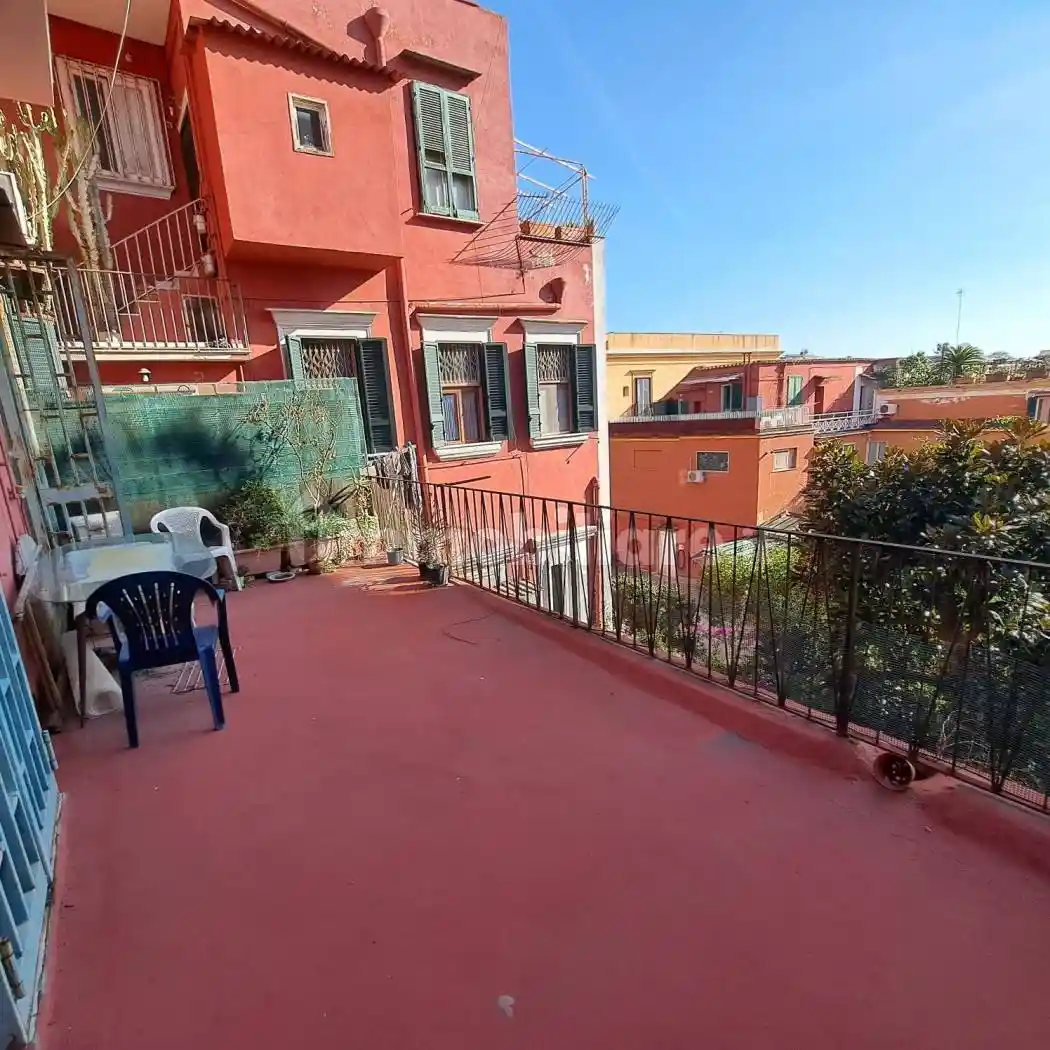 Trilocale via Arco Mirelli, Piazza Amedeo - Parco Margherita, Napoli - foto 4