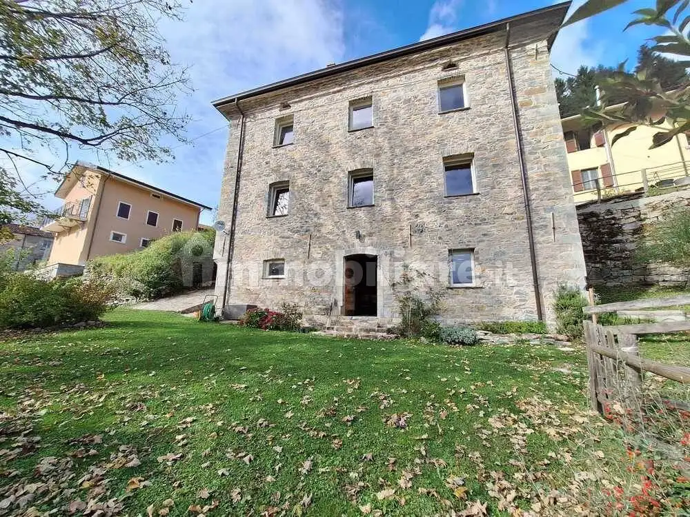 Villa in vendita a Bedonia