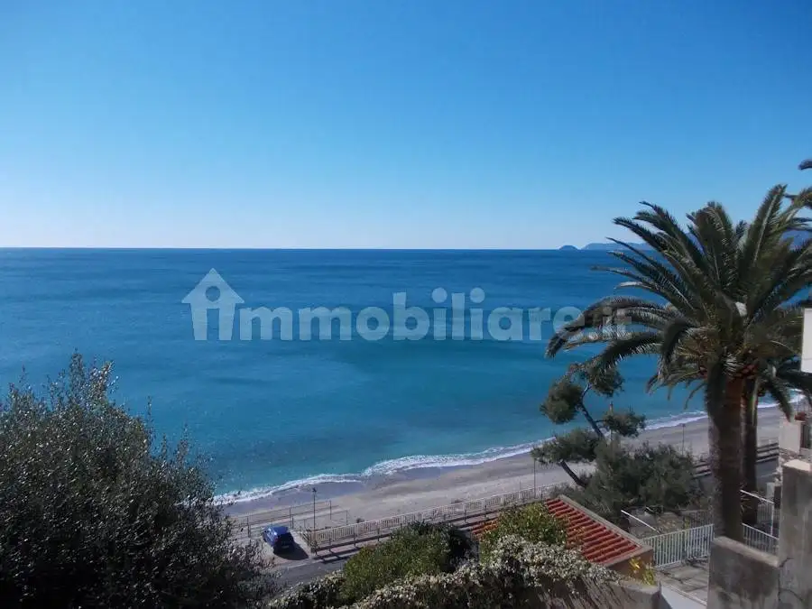 Appartamento in vendita a Borgio Verezzi