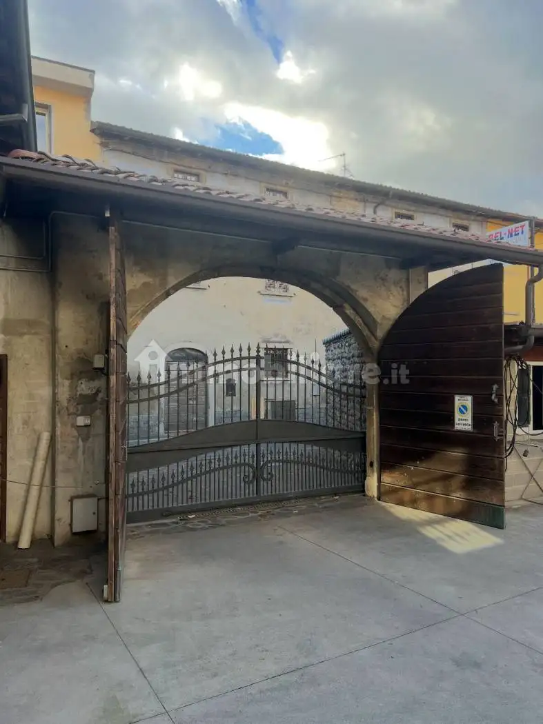 Rustico - Casale in vendita a Brusaporto