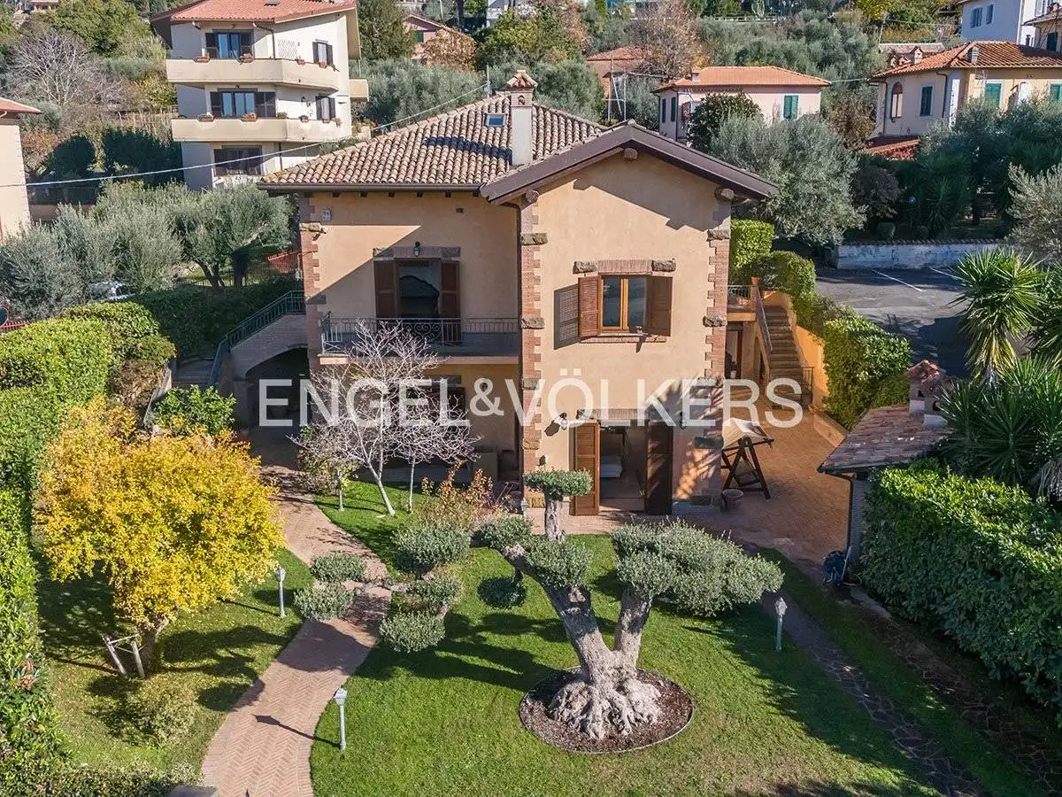 Villa in vendita a Grottaferrata