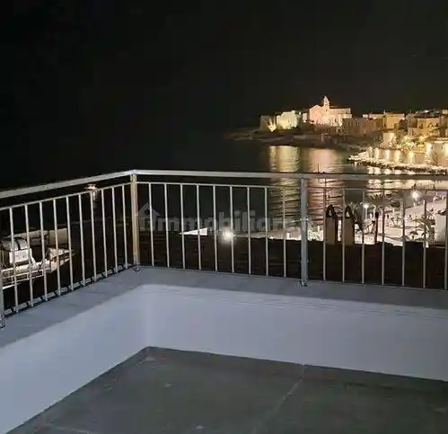 Palazzo - Edificio in vendita a Vieste